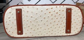 Dooney & Bourke Beautiful White Ostrich Zip Satchel~Great Condition image 3