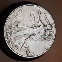 ½ Half Dollar Walking Liberty Silver Coin 1942 P Mint 50C KM#142 Philadelphia - £12.75 GBP
