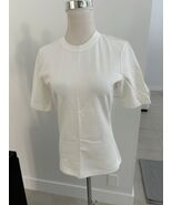 New club Monaco Women’s White Stretch Tee Small - $636.26 MXN