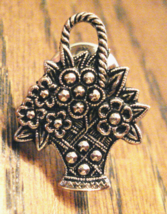 Avon Flower Basket Scatter Pin 1&quot; Faux Marcasite Lapel Brooch Floral VTG... - $279.86 MXN