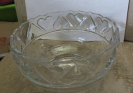 TIFFANY &amp; CO Signature Large 8’’ Footed Crystal Glass Bowl with HEARTS - £26.21 GBP