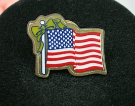 AMERICAN FLAG PIN Vintage  USA Pinback Red, White &amp; Blue Yellow Ribbon B... - €11,36 EUR
