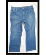 Style &amp; Co Ladies Straight Leg Jeans Medium Wash Size 18 41&quot; x 28&quot; - $235.90 MXN