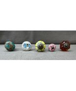 5 Antique Style Ceramic Hand Decorated  Drawer Pulls Knobs Vintage Lot - $618.43 MXN 5 Antique Style Ceramic Hand Decorated  Drawer Pulls Knobs Vintage Lot - $618.43 MXN