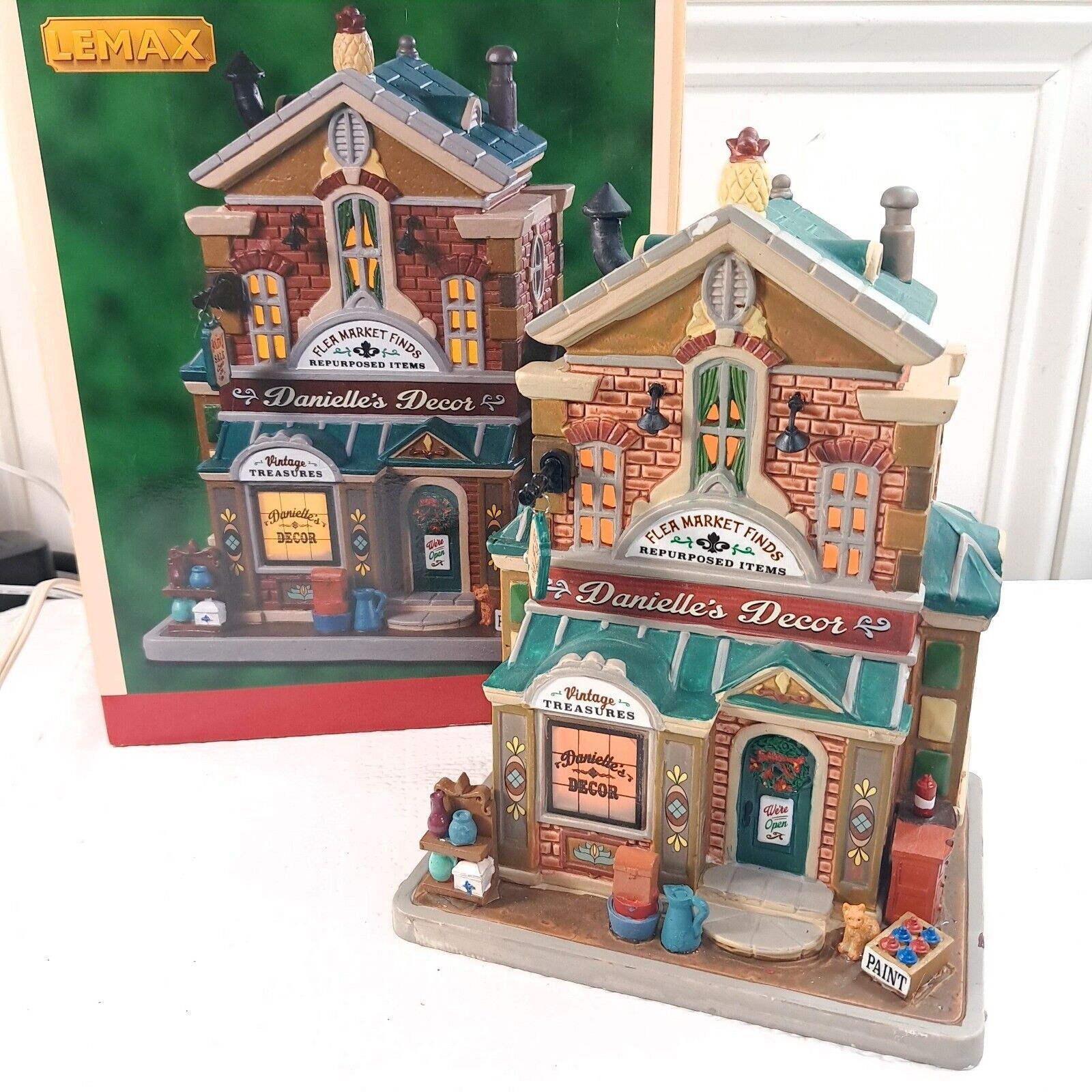 Lemax Danielle&#39;s Decor 2019 #95491 Christmas Village house lighted build... - $36.00