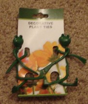 Cute Froggie Decorative Plant Ties, Set of 2 BRAND NEW IN PACKAGE - $93.89 MXN