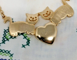 VINTAGE SIGNED ULTRA CRAFT TEXTURED GOLD TONE  CAT  Kittens  Heart Necklace - £12.69 GBP