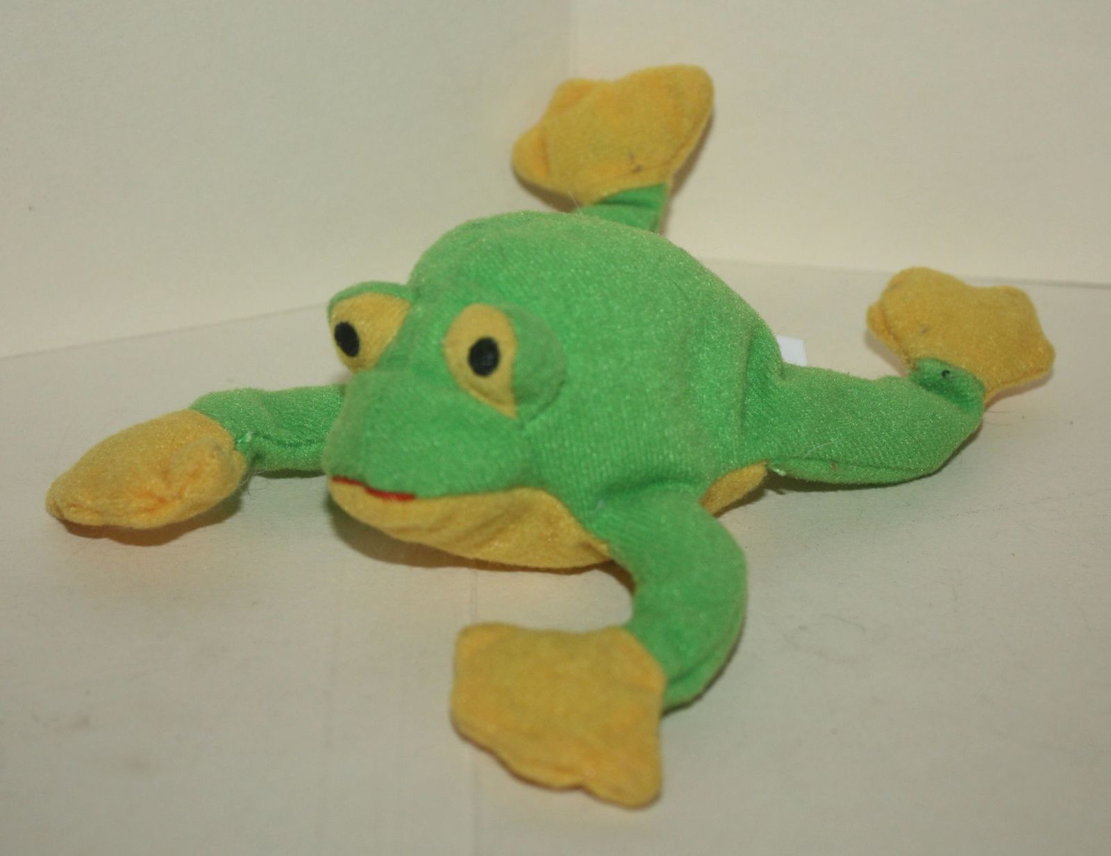 1999 McDonalds Ty Teenie Beanie Babies Smoochy the Frog - $3.00