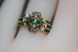 Vintage 18K Yellow Gold Deco Style Cross Design Emerald and Diamond Ring Size 7 - £560.16 GBP