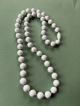 Vintage Alternating White &amp; Tiny Goldtone Round Plastic Bead Necklace – 22 inche - £9.02 GBP