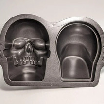 Wilton 10-Cup 3D Skull Cake Pan Cast Aluminum Cake Skeleton Head Halloween - £19.59 GBP