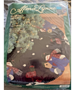 Vintage 83806 Bucilla Holiday Tree Skirt   alma lynne. FEED THE BIRDIES ... - $1,362.23 MXN