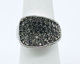 Lia Sophia Glitzed Cut Crystal Ring Size 6 - £15.56 GBP