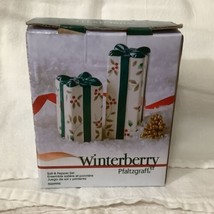 Pfaltzgraff Winterberry Salt &amp; Pepper Shaker Set Christmas Presents Green Bow - £8.92 GBP
