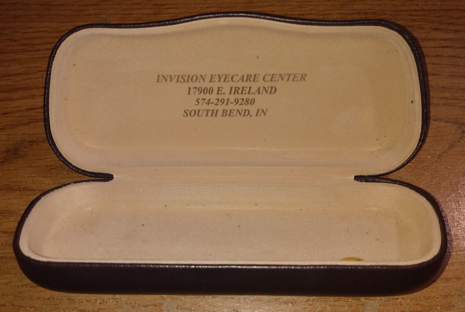 Large Dark Brown Hard Clamshell Eyeglasses Sunglasses Case - $3.00