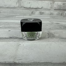 Younique Moodstruck Minerals Pigment Empowered Eye Shadow Lime Green NWOB - $6.89