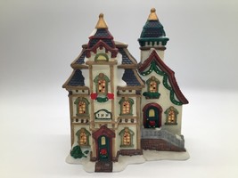 LIGHT UP Victorian CERAMIC CHRISTMAS INN - $221.19 MXN
