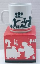 Christmas Cup Mug Mrs. Santa Claus Elves Kitchen Cooking 1984 Avon Orig Box - £15.76 GBP