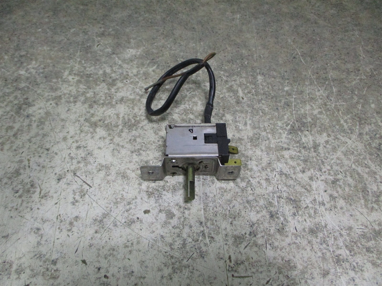 Ge Air Conditioner Thermostat Part  WJ26X10251