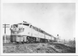 Photo Union Pacific Engine 607 Pulling Consist Location And Date Unknown - £7.85 GBP
