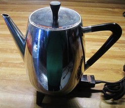 Vintage West Bend 6-10 Cup 7258E Coffee Maker Percolator/Nice &amp; Clean - £47.95 GBP