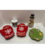 5pc Hallmark Red Mitten Serving Dishes, Cookie Tray, and Misc Jar, Snowman - $209.88 MXN