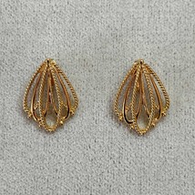 Vintage AVON Gold-tone Filigree Open Work Clip On Earrings - $418.15 MXN