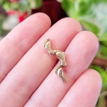 Vintage Tiny Gold Footprints Brooch Pin - $18.99