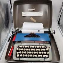 Smith Corona Classic 12 Blue Typewriter Pica With Carrying Case 1967 - £114.29 GBP