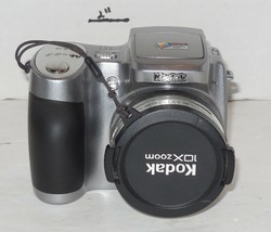 Kodak EasyShare Z740 5.0MP Digital Camera - Silver - £38.17 GBP