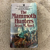 The Mammoth Hunters Romance Paperback Book by Jean M. Auel Bantam Books 1986 - £9.70 GBP