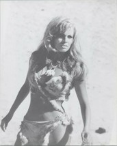 Raquel Welch classic in fur bikini and necklace One Million Years BC 8x10 photo - £9.48 GBP