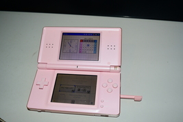 NINTENDO DS LITE USG-001 MAIN UNIT WITH GAME ONLY EXCELLENT SHAPE w1b - $55.00
