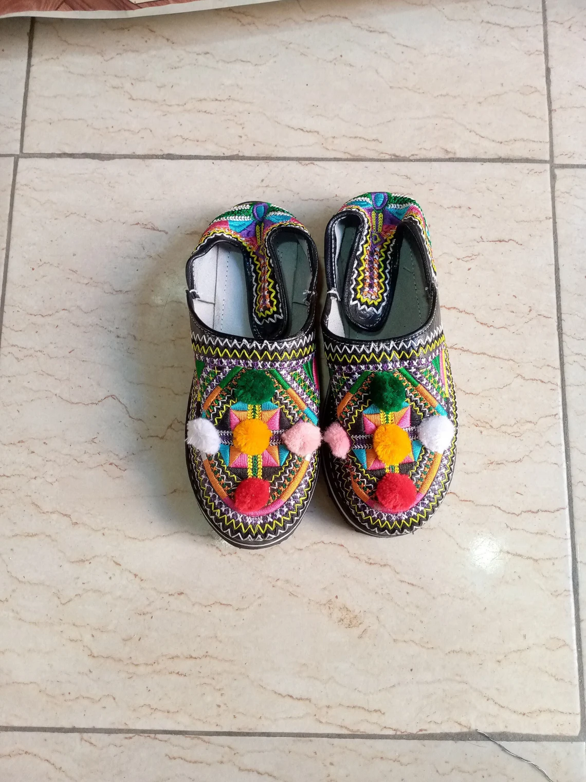 Babouches marocaines faites main : chaussures berbères en cuir - $1,099.66 MXN