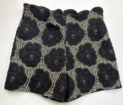 Women&#39;s overlay Floral Guipure Lace Shorts size M stretch Party - £15.98 GBP