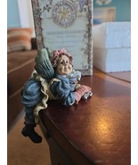 Woman Scrubbing Flowers Boyds Bear Friends - The Wee Folkstone Collection - $267.95 MXN