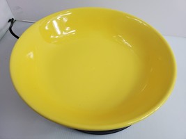 Yellow Medium 1 1/2 Quart Display Bowl in good shape - $6.99
