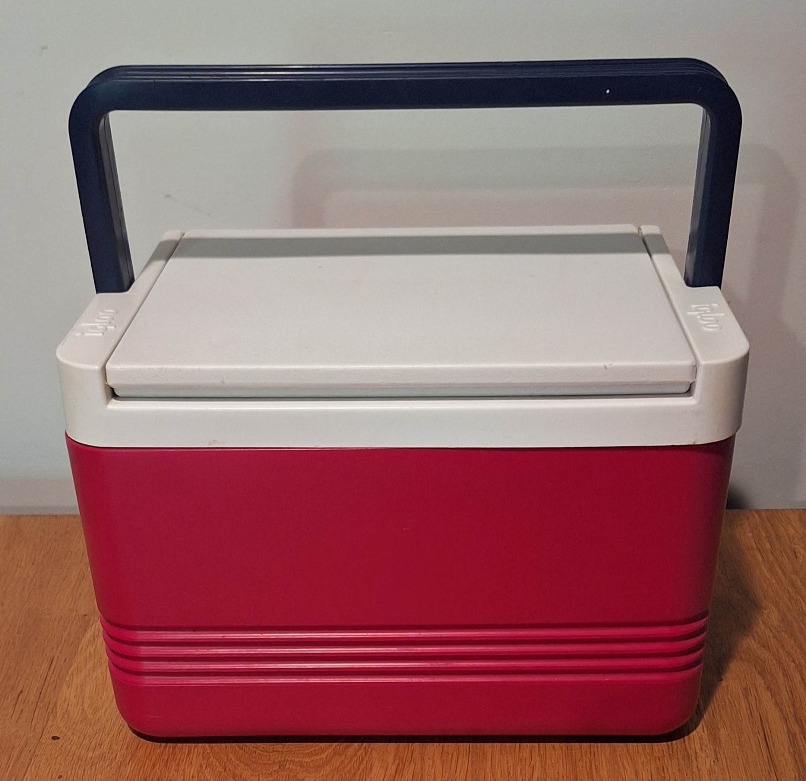 Vintage Red Igloo Polar 6 Pack Soda Cooler Lunchbox 6-Pack 10" X 8" Item image 4
