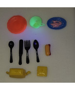 Vintage 1960s Barbie Doll Size Random Kitchen Dishes LOT Acrylic / Plastic - €23,36 EUR