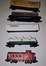 N Scale Train Lot of 5 Bachmann Santa Fe  Milwaukee  Quad State Sea Land  - $29.70