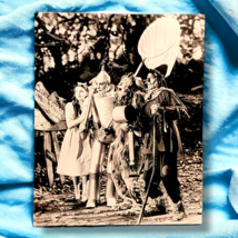 WIZARD OF OZ MOVIE PHOTO JUDY GARLAND DOROTHY TIN MAN LION SCARECROW OH ... - £5.80 GBP