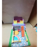 Breyer Blue Bird Miniature Horse Barn Playset (Barn Only) - $190.37 MXN