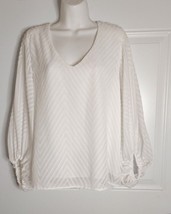 VICI White Textured V-Neck Lined Balloon Sleeve Tunic Top Blouse Size Small - $12.34