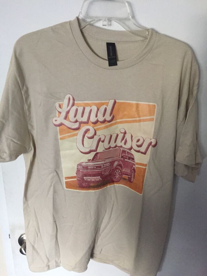 NEW Toyota Land Cruiser Tan Men&#39;s Large T-Shirt - $12.56