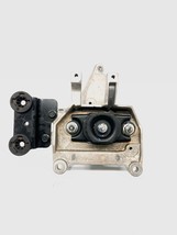 2020 Nissan Versa S 1.6L RH Passenger Right Frame Engine Mount OEM - €50,94 EUR