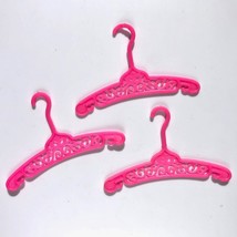 lot 3 Mattel Doll Clothes Hangers Filigree hot pink Skipper Francie Barbie vtg - £6.27 GBP