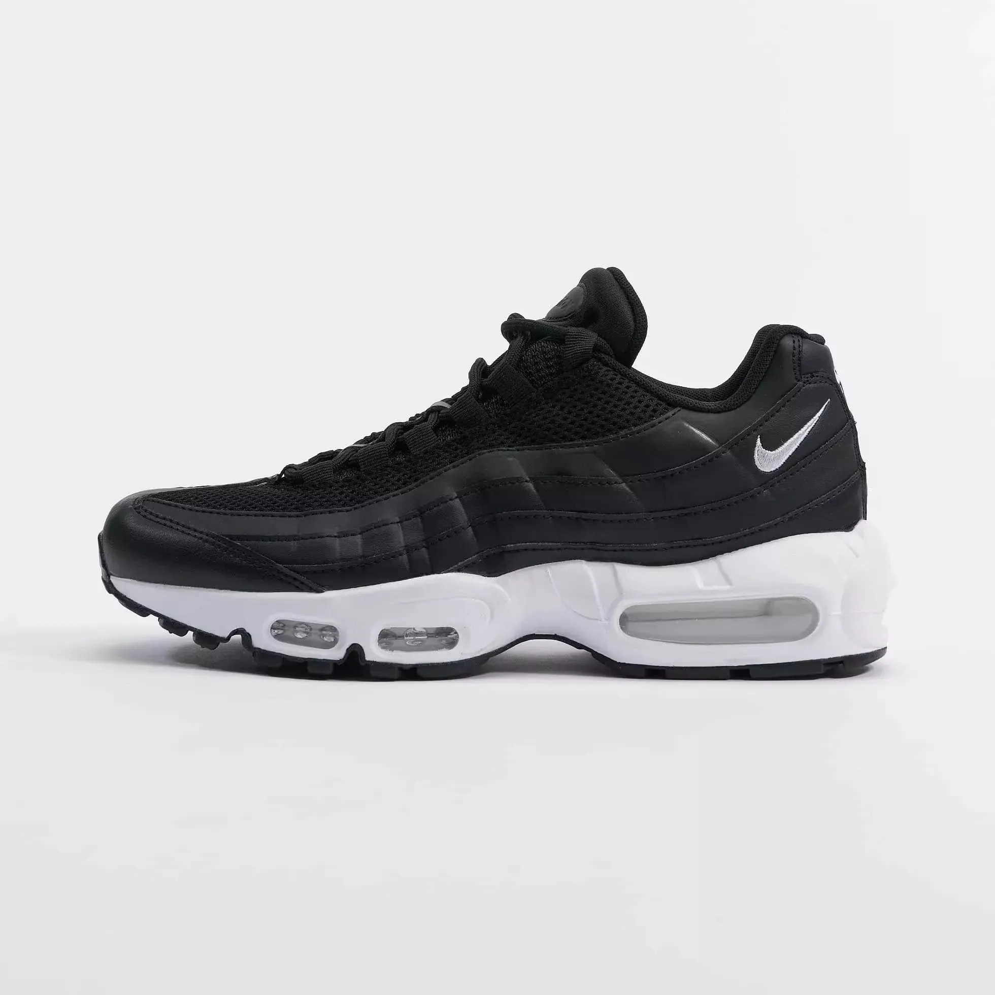 Nike Women&#39;s Leather &amp; Rubber Fall/Winter Shoes - $2,530.65 MXN
