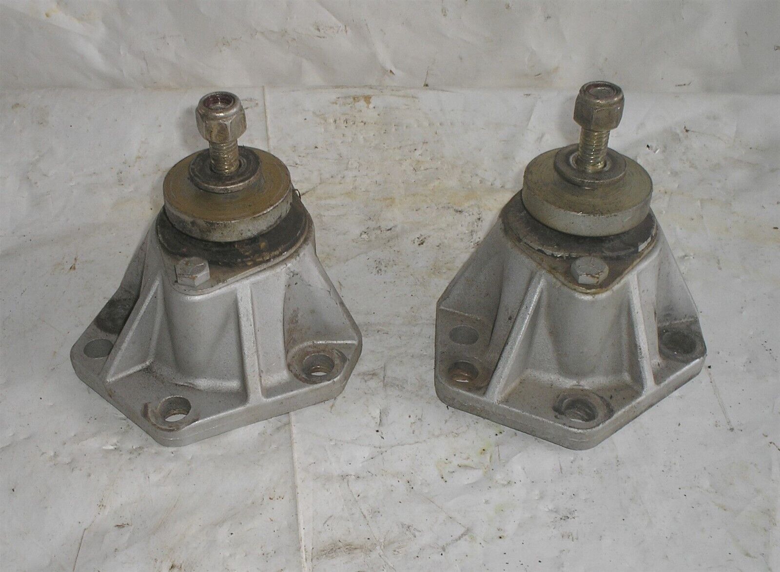 1986 Caribbean 19&#39; Boat w 140 HP OMC 3.0L Rear Motor Mounts - $33.99
