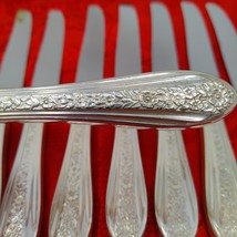 8 Pc BK Rogers Oneida Modern Rose Silverplate FLATWARE Dinner Butter Knives - $465.10 MXN