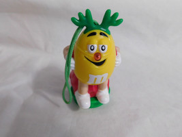 M Ms Yellow Peanut with a Reindeer Nose Ornament Topper 2001 - $37.17 MXN